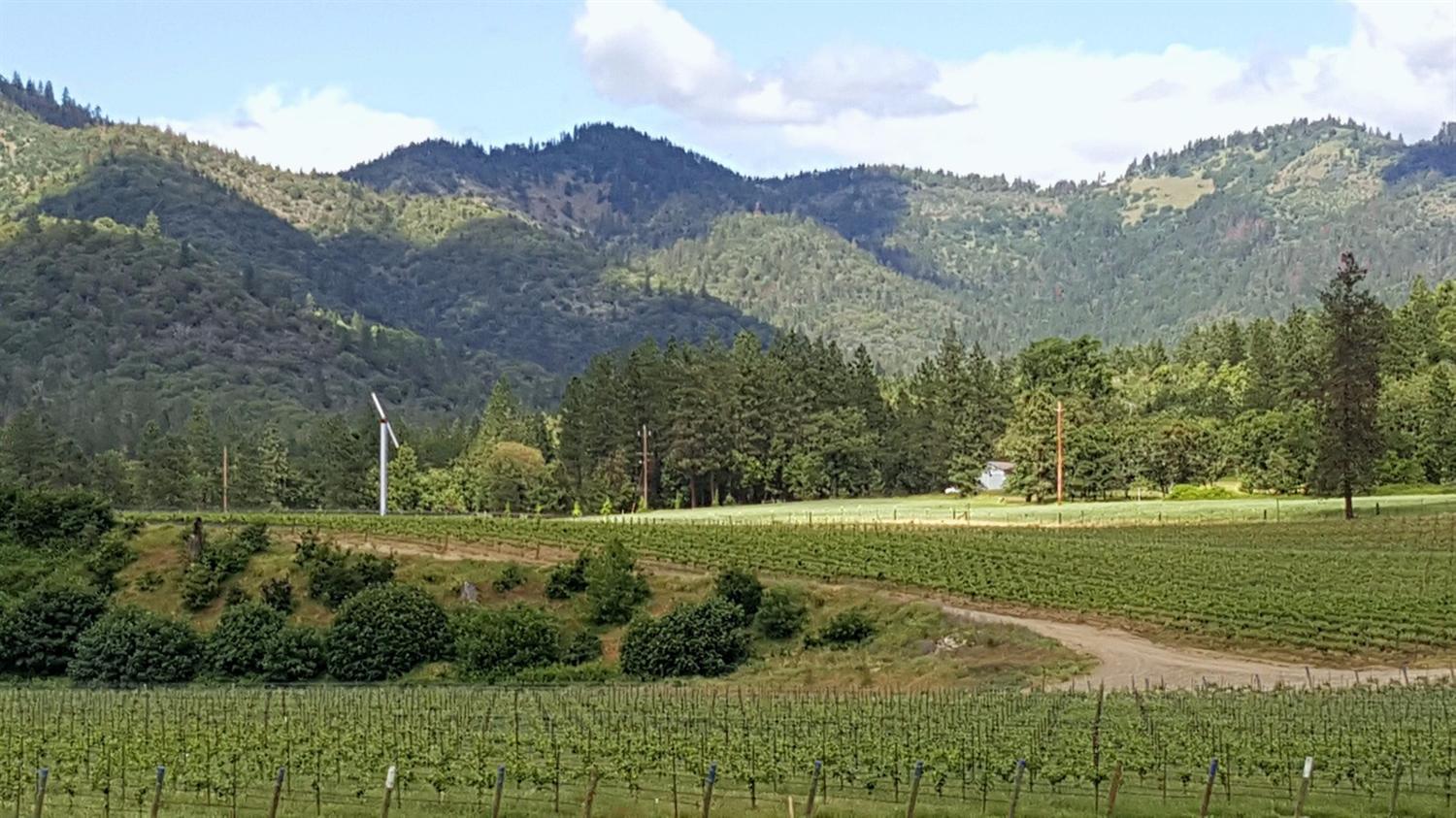 13511 N Applegate Road, Grants Pass, OR 97527