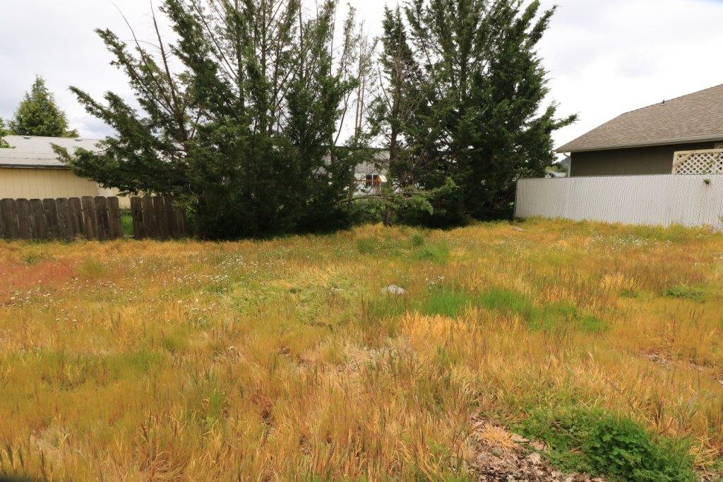 2649 Redwood Avenue, Grants Pass, OR 97527