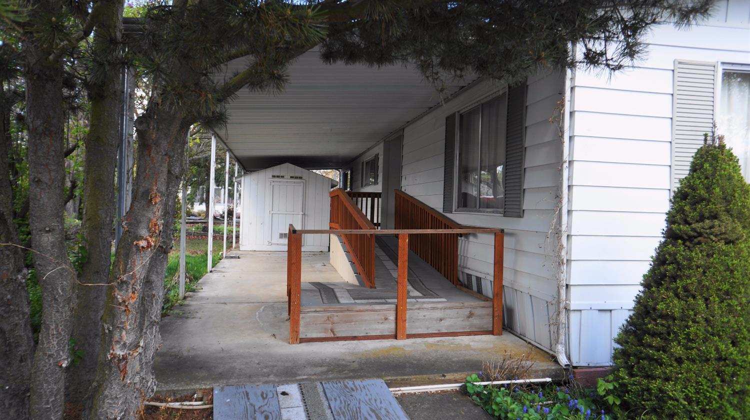 4624 S Pacific Highway, Phoenix, OR 97535