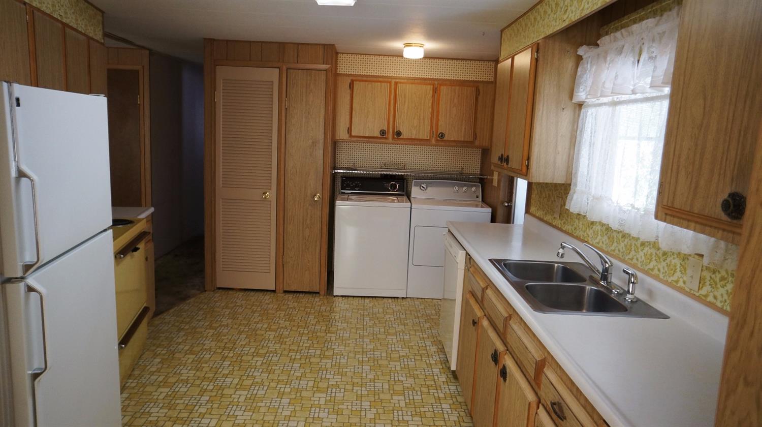 4624 S Pacific Highway, Phoenix, OR 97535