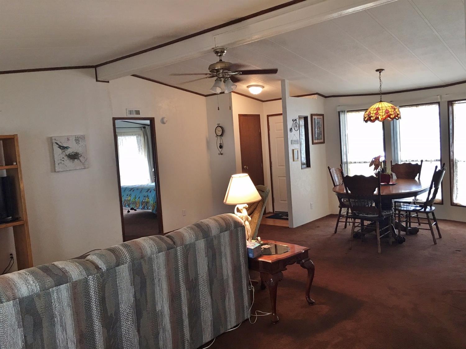 4729 S Pacific Highway, Phoenix, OR 97535