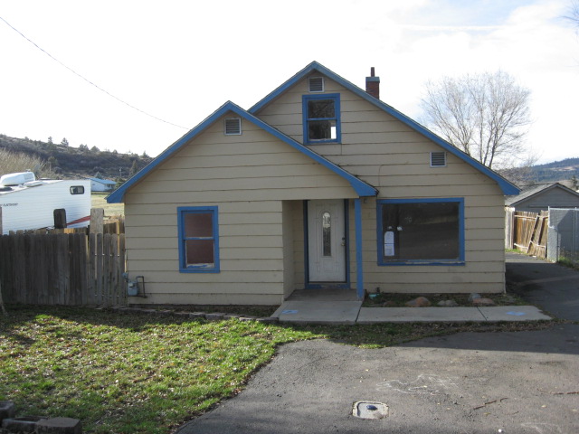 3654 Flint StKlamath Falls, OR, 97601Klamath County