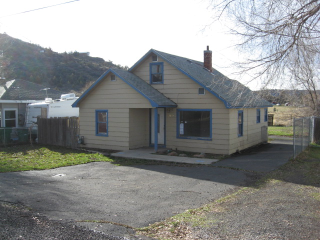 3654 Flint StKlamath Falls, OR, 97601Klamath County