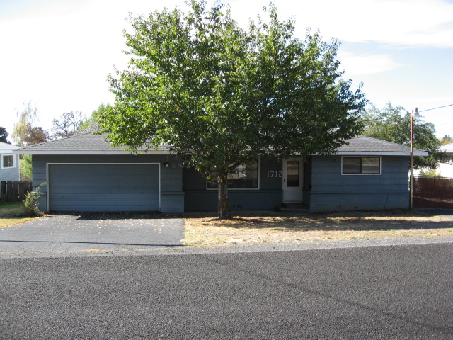 1712 Chinchalla WayKlamath Falls, OR, 97603Klamath County