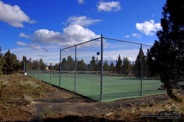 2210 SE Blue Skies Lane, Prineville, OR 97754