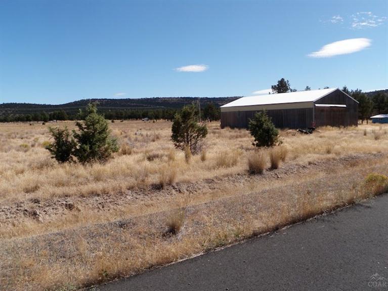 12322-TL 702 Southeast Redtail Lane, Prineville, OR 97754