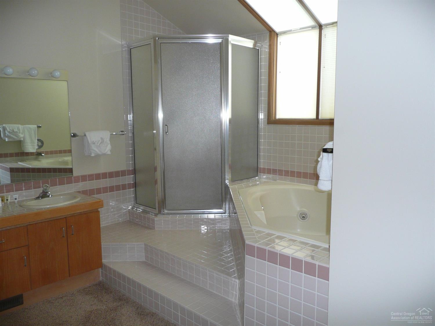 195-18-ERedtail Hawk Drive, Redmond, OR 97756