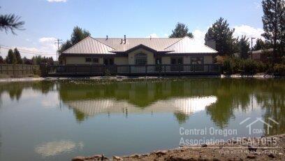 2420 Southwest Phlox Pond Drive, Redmond, OR 97756