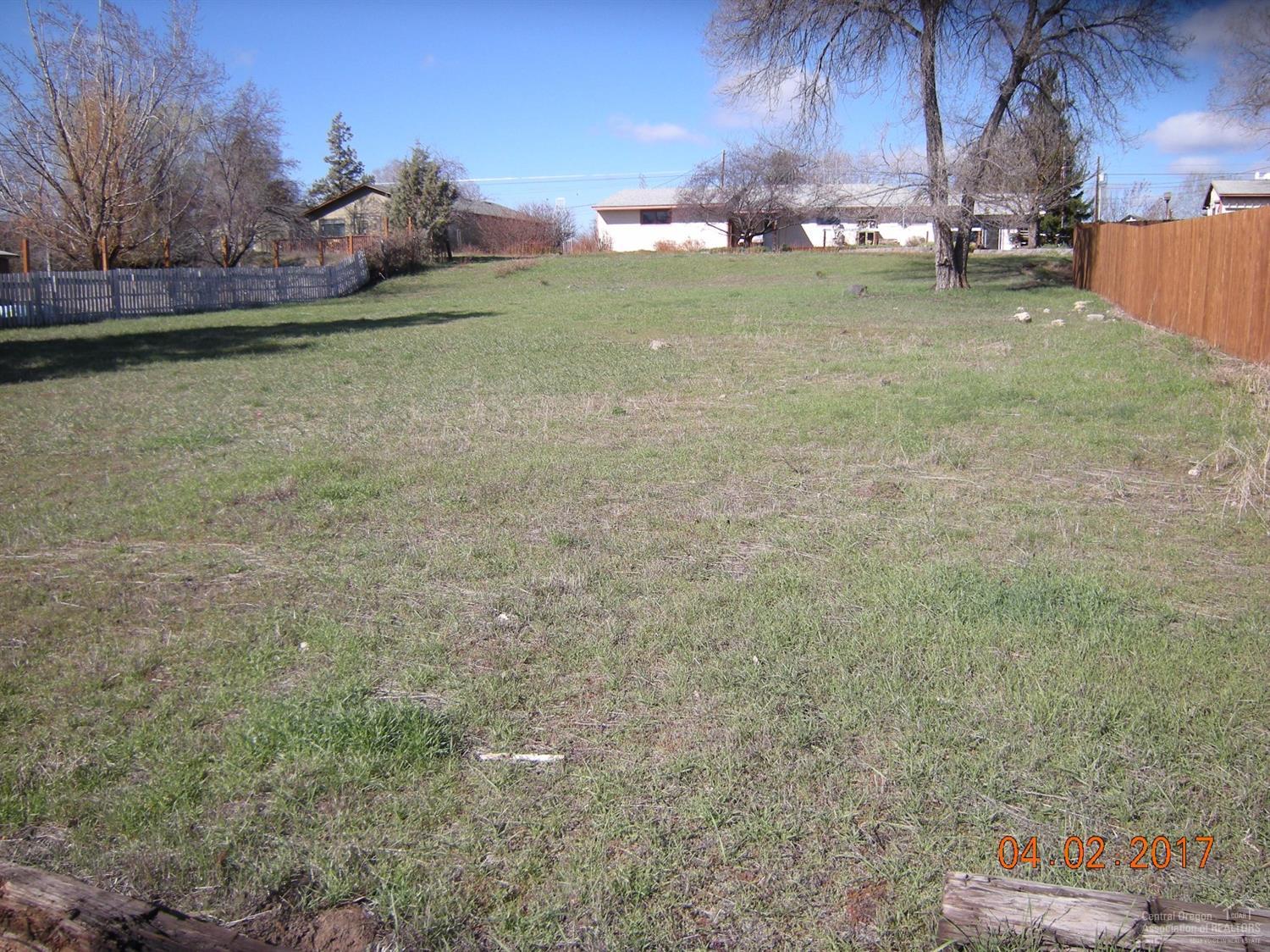 2559 Southwest 26th Street, Redmond, OR 97756