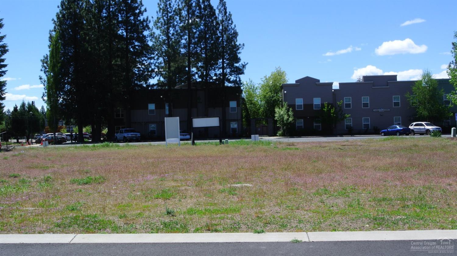 325 North Fir Street, Sisters, OR 97759