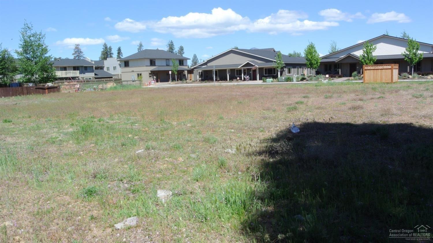 154 East Adams Avenue, Sisters, OR 97759