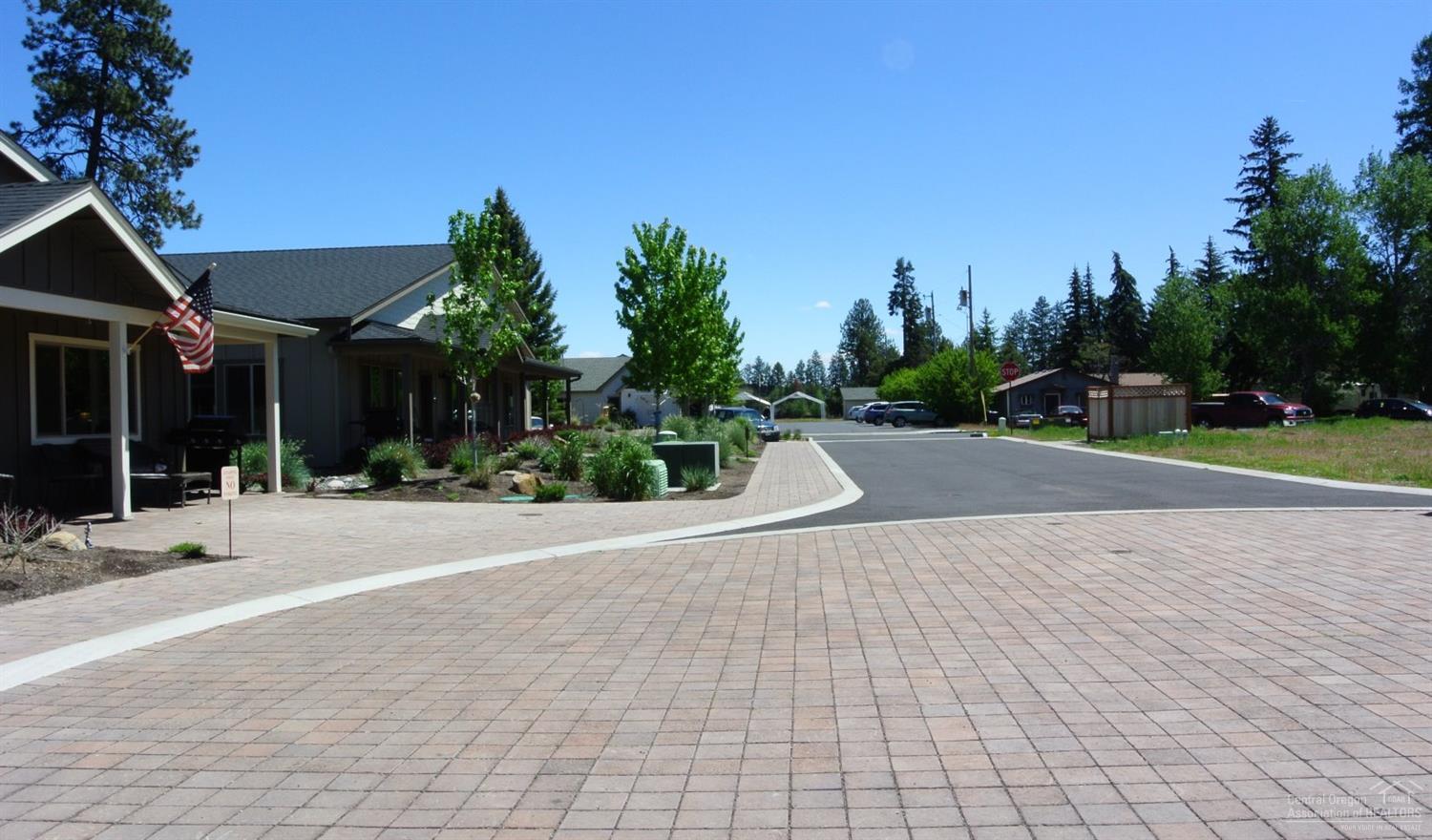 154 East Adams Avenue, Sisters, OR 97759