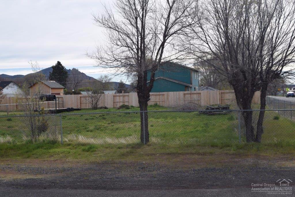 0Lots 1, 2, 3 NE Corner6th&amp;C, Terrebonne, OR 97760