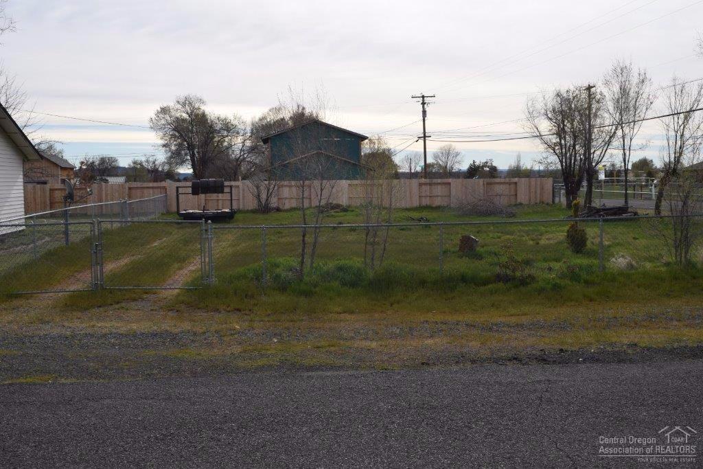 0Lots 1, 2, 3 NE Corner6th&C, Terrebonne, OR 97760