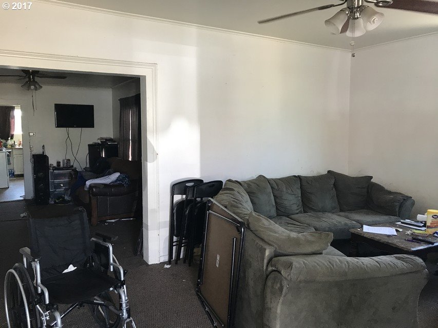 611 SW 2ND ST, Pendleton, OR 97801