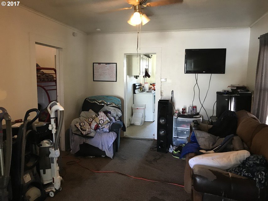 611 SW 2ND ST, Pendleton, OR 97801