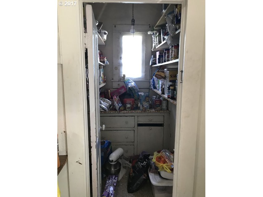 611 SW 2ND ST, Pendleton, OR 97801