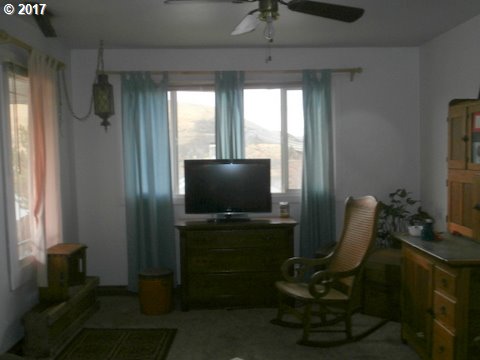 250 ASH CT, Arlington, OR 97812
