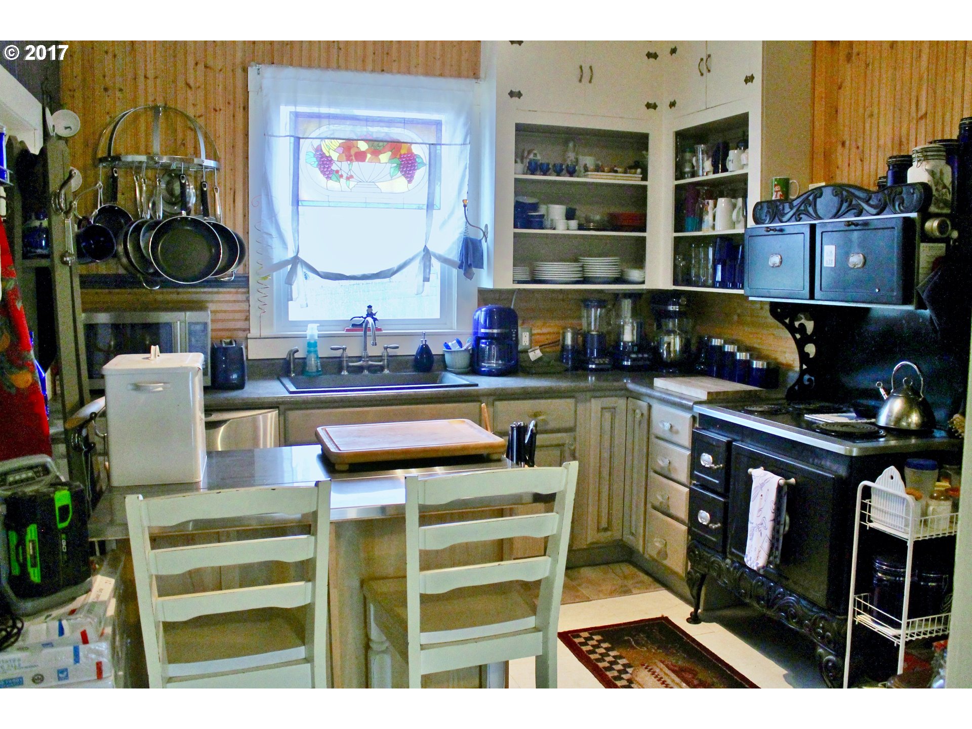 404 E PENNOYER ST, Condon, OR 97823