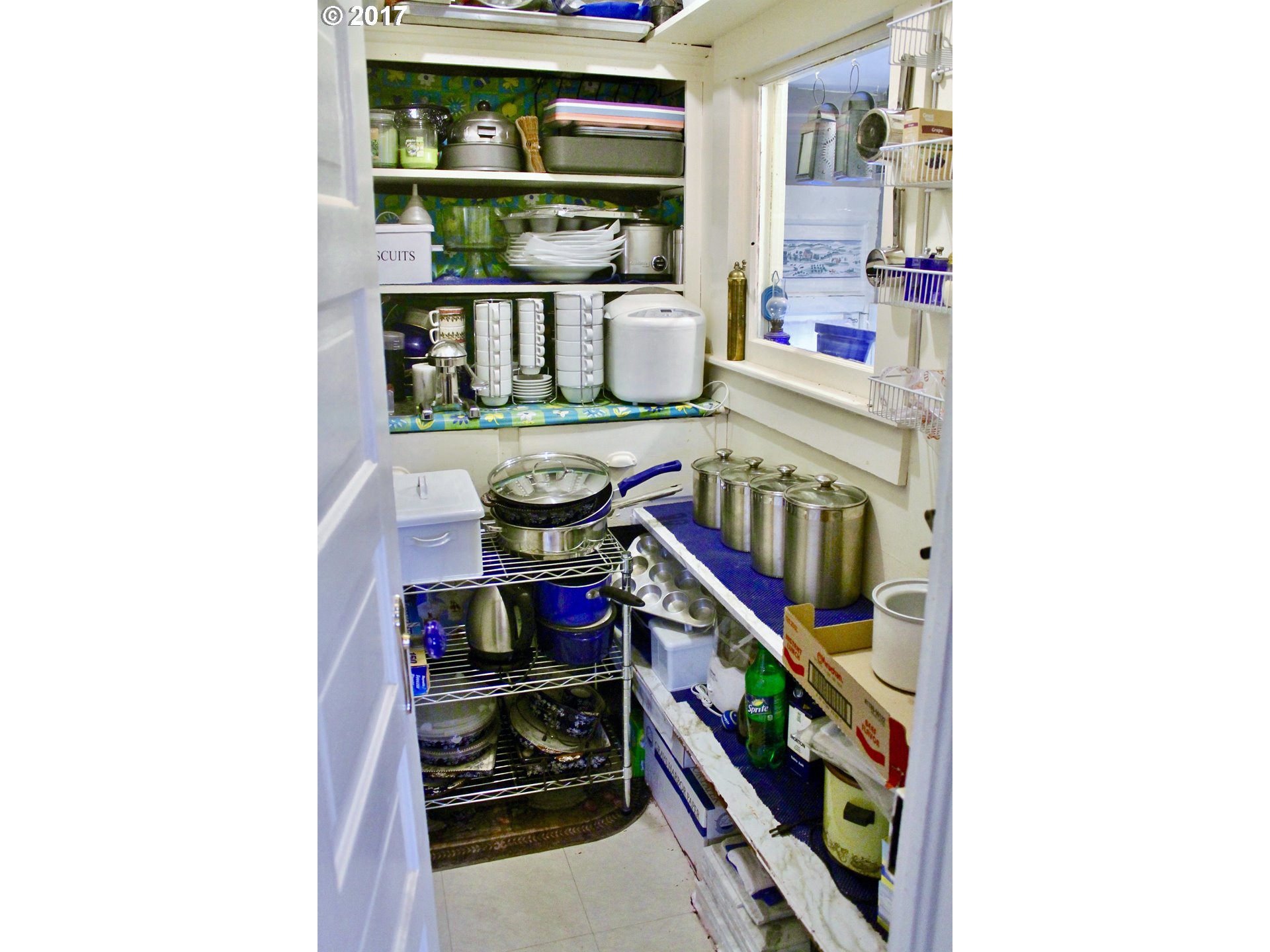 404 E PENNOYER ST, Condon, OR 97823