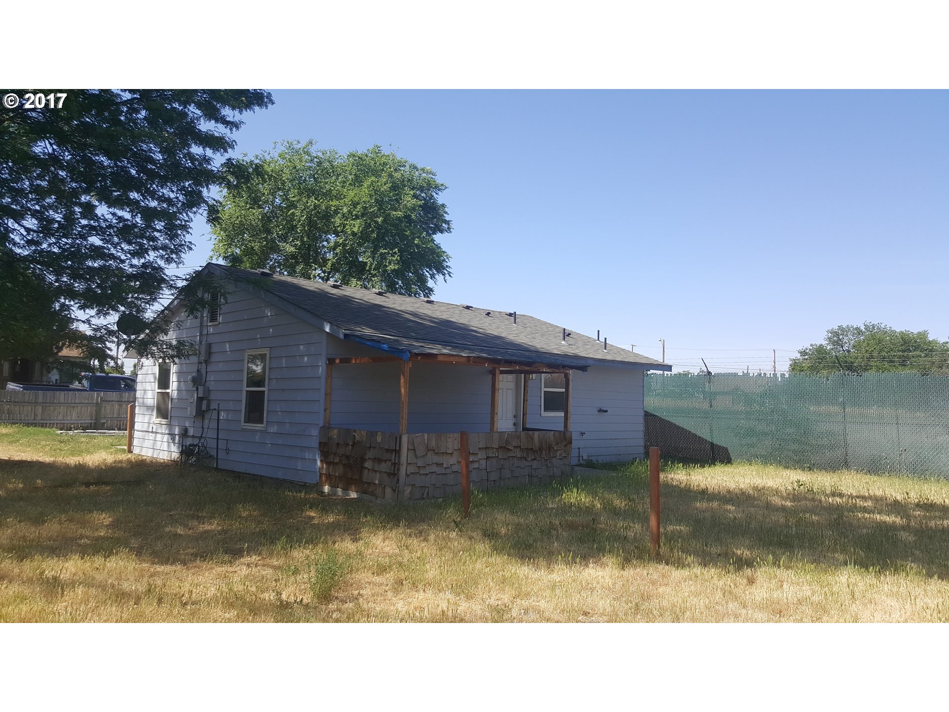 250 W BEEBE AVE, Hermiston, OR 97838