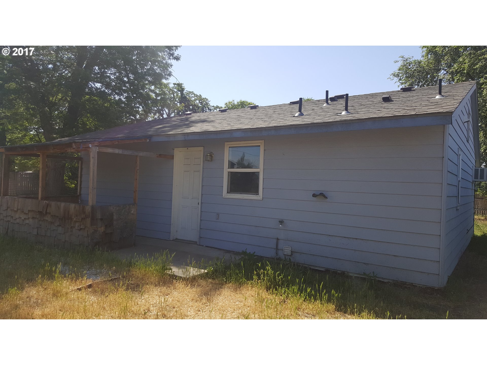 250 W BEEBE AVE, Hermiston, OR 97838