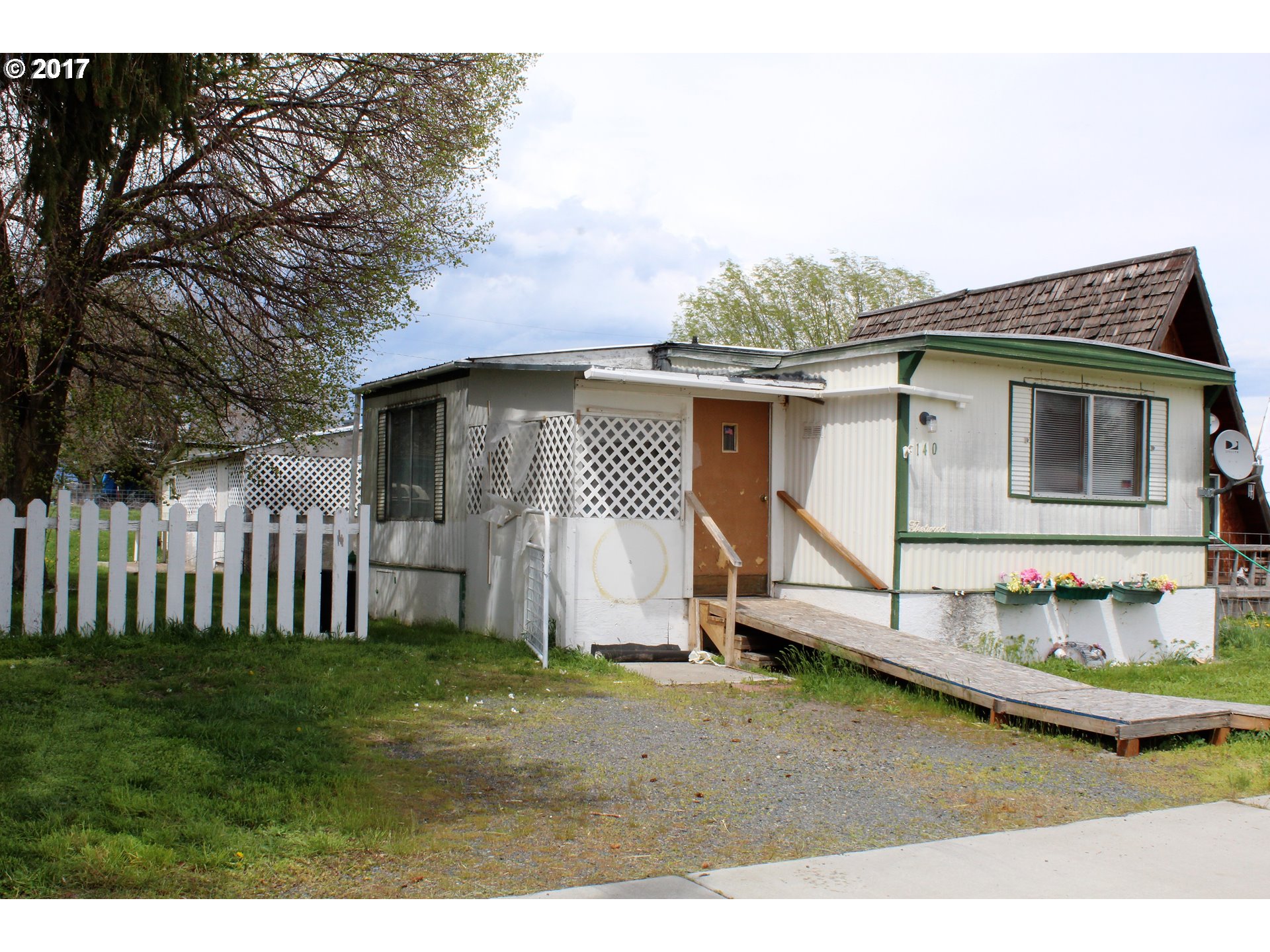 140 2ND ST, North Powder, OR 97867