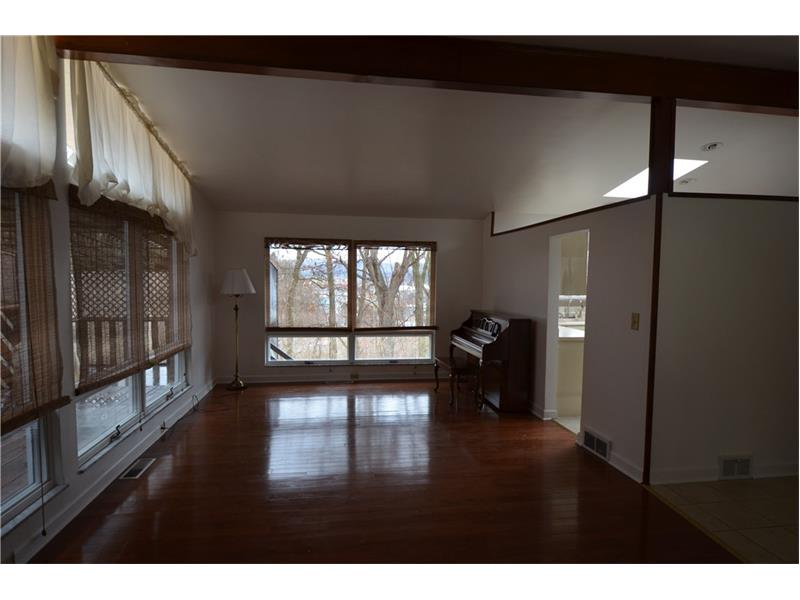 174 Grandview Way, Charleroi Boro, PA 15022
