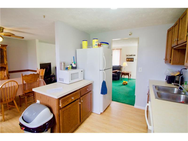 192 Pinehurst Dr, Economy, PA 15042