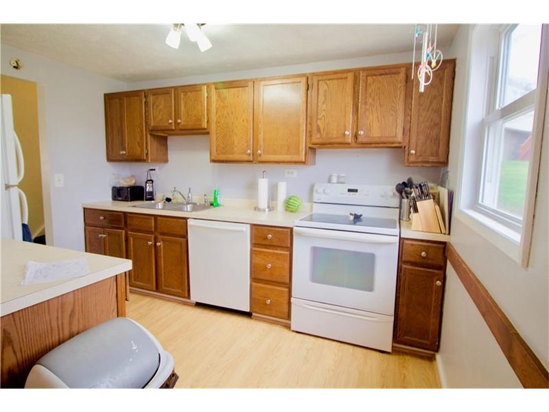 192 Pinehurst Dr, Economy, PA 15042