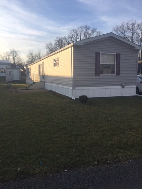 Redwood Estates 169 East South DriveOakdale, PA 15071