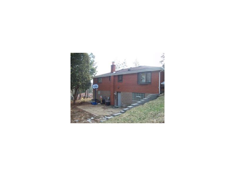 2740 W Munroe St, Bethel Park, PA 15102
