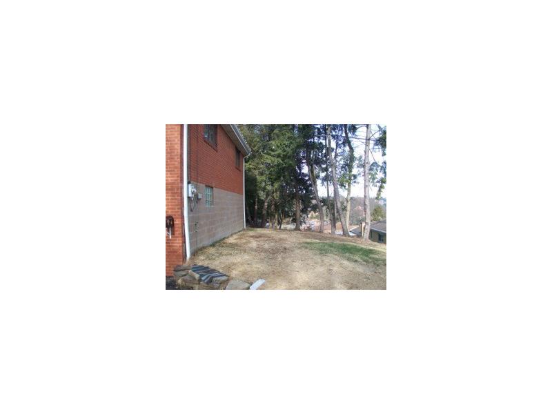 2740 W Munroe St, Bethel Park, PA 15102