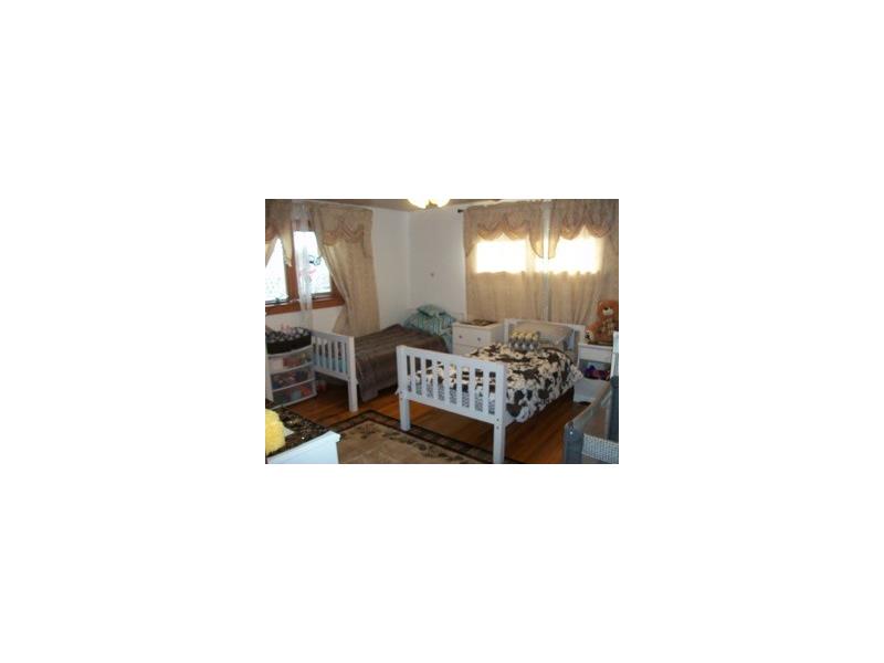 2740 W Munroe St, Bethel Park, PA 15102