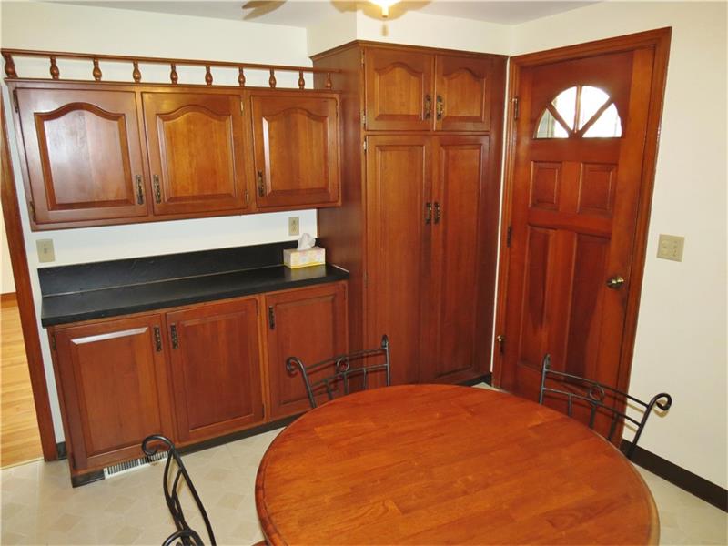 2118 Edwards Street, Bethel Park, PA 15102