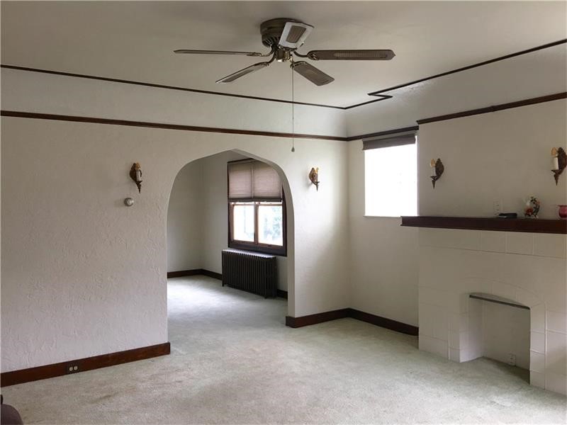 1811 Walnut St, Heidelberg, PA 15106