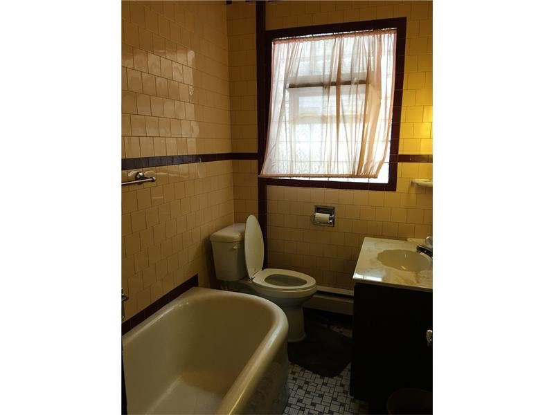 1811 Walnut St, Heidelberg, PA 15106