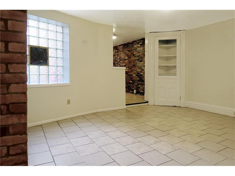 305 Lawn, Oakland, PA 15213