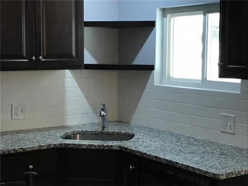 7334 Whipple St, Swissvale, PA 15218