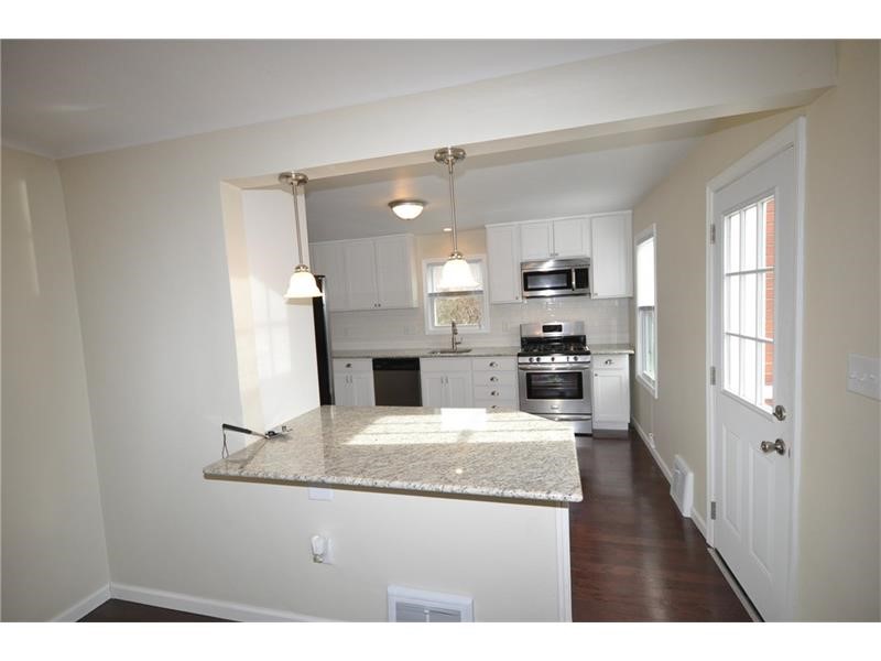 921 Middle Road, Shaler, PA 15223
