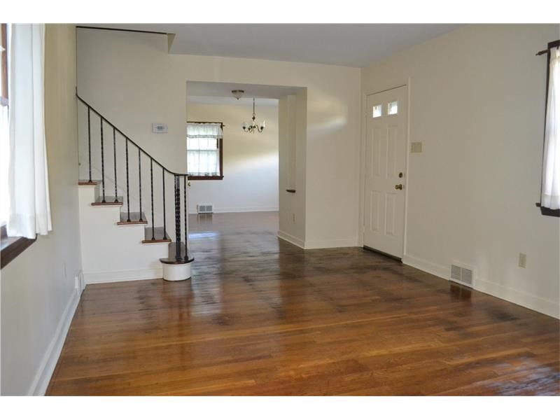 354 Broadway Drive, Pleasant Hills, PA 15236