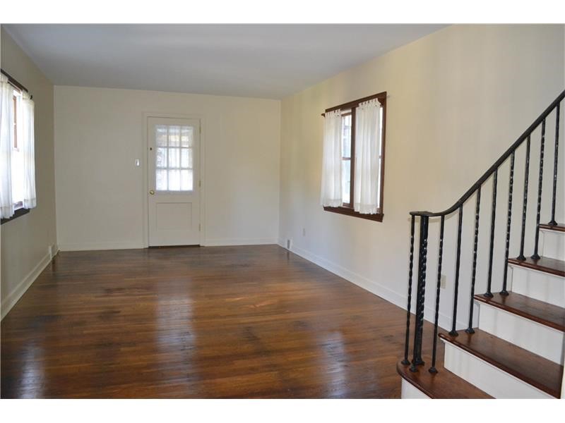 354 Broadway Drive, Pleasant Hills, PA 15236