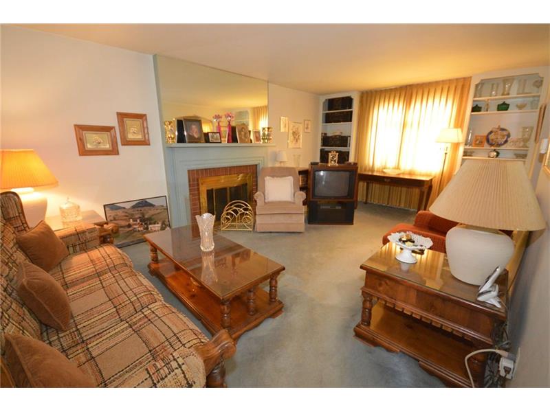 113 Mitchell Dr, Upper St. Clair, PA 15241