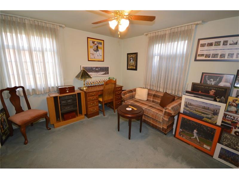 113 Mitchell Dr, Upper St. Clair, PA 15241