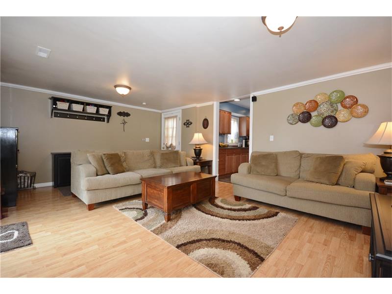 321 Hart St, Houston, PA 15342