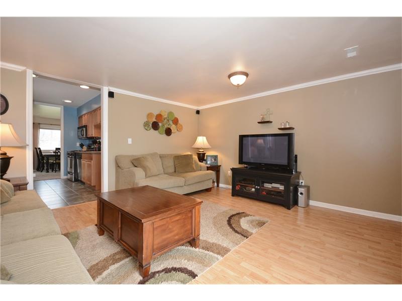 321 Hart St, Houston, PA 15342