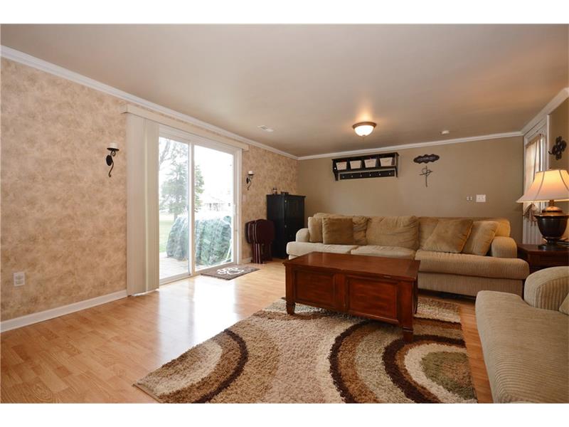 321 Hart St, Houston, PA 15342