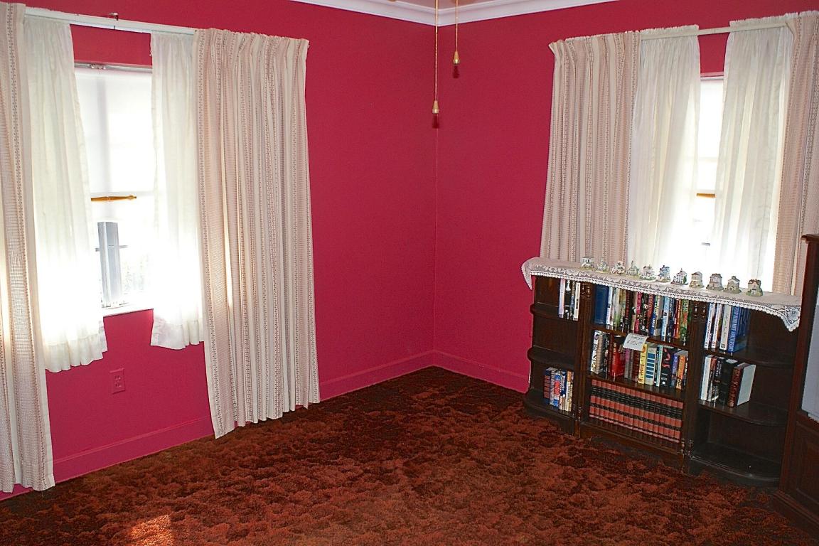 288 Derrick Avenue, Uniontown, PA 15401