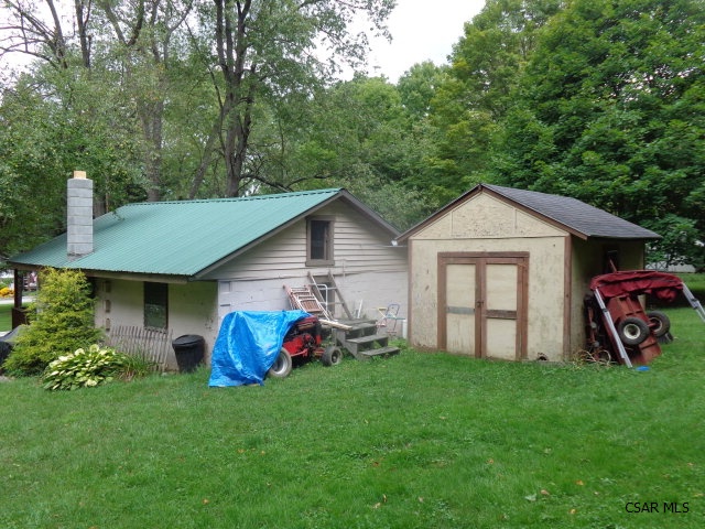 367 Lake Shore Road, Friedens, PA 15541