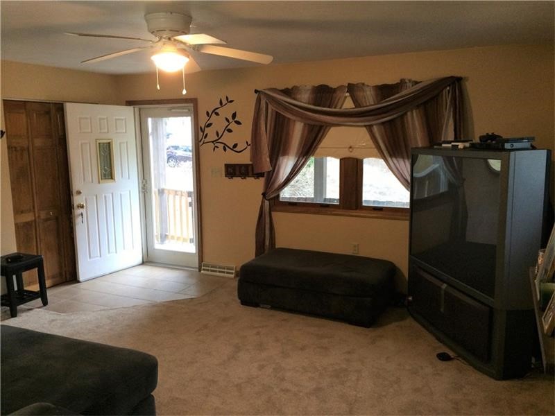 127 Arona Road, North Huntingdon, PA 15642